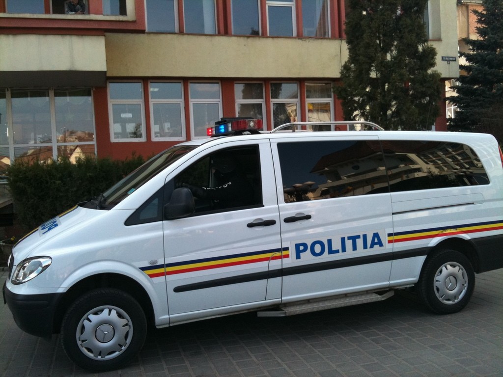 Politia (1)